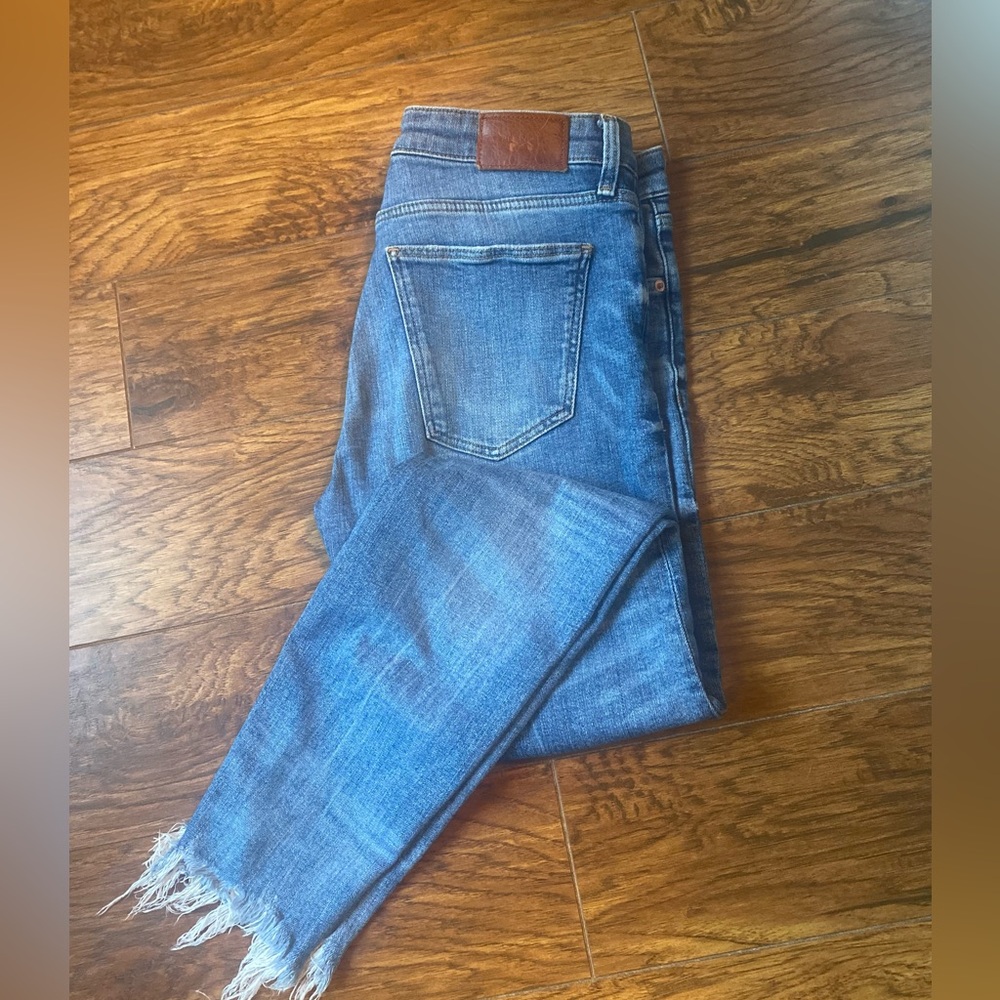 ZARA| Jeans |The Skinny| Size 8| Frey edge